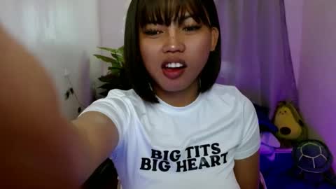 YOUR GIRL AXIE online show from 01.07.25