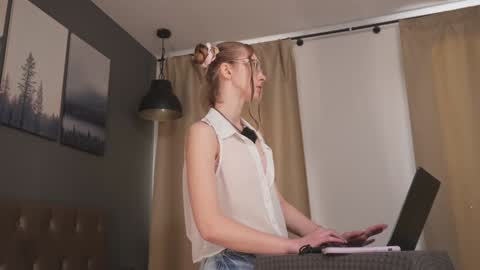 Nikki online show from 09.19.25