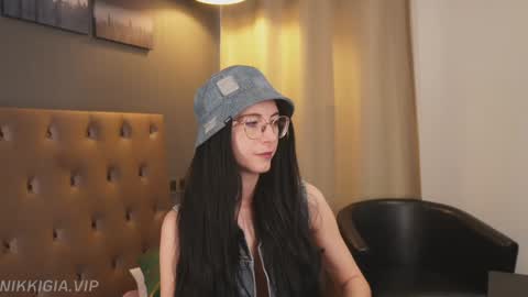 Nikki online show from 11.30.25