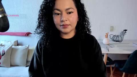 girl_inline online show from 01.15.26