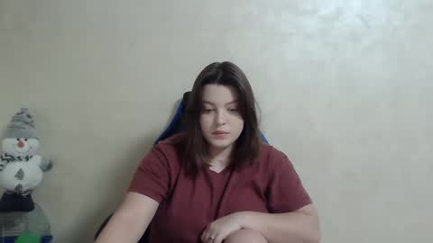 Snapshot of girl_leya chatting on 12.25.24 girl_leya online show from 12.25.24