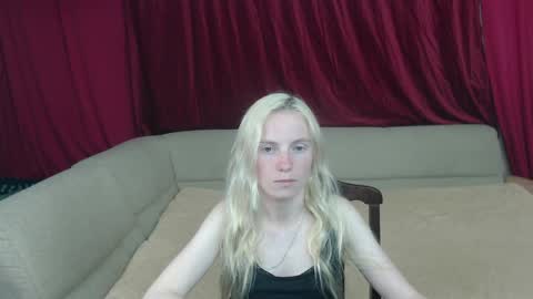 Snapshot of girl_summer97 chatting on 05.23.26 Katia online show from 05.23.26