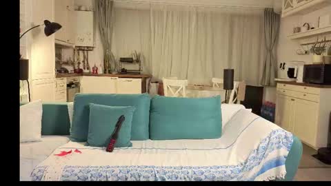 Girlfriend online show from 11.18.25