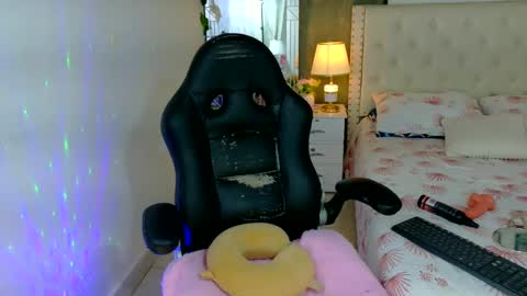 Ariana Sophia.  online show from 09.24.25