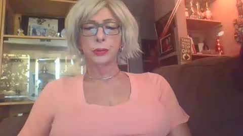 Girlinrock online show from 10.19.25