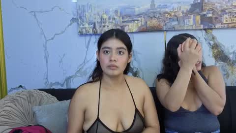 Snapshot of girls_latinas23_aws chatting on 10.13.25 girls_latinas23_aws online show from 10.13.25
