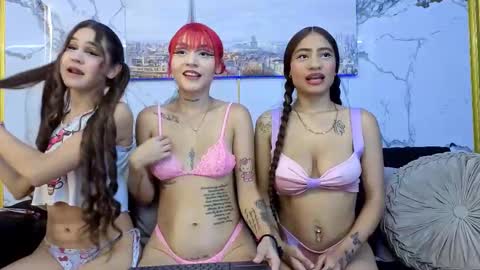 girls_the_medellin11_aws online show from 09.12.25