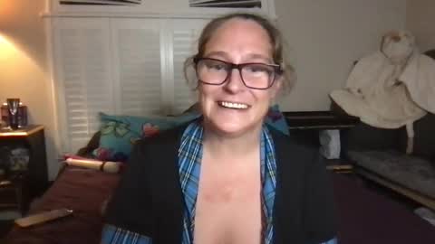 Snapshot of girlzhavefuntoo chatting on 09.11.25 Girls Have Fun Too online show from 09.11.25