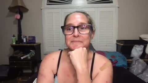 Snapshot of girlzhavefuntoo chatting on 09.21.25 Girls Have Fun Too online show from 09.21.25