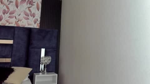     online show from 10.01.25