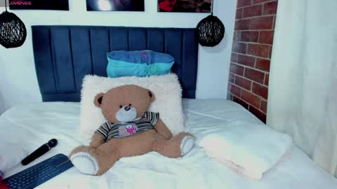  Kylie  online show from 04.07.26