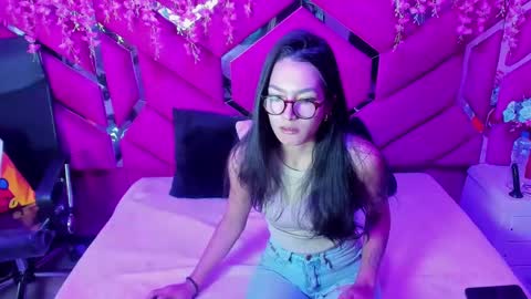 Snapshot of gisell_squirt chatting on 10.20.25 gisell_squirt online show from 10.20.25