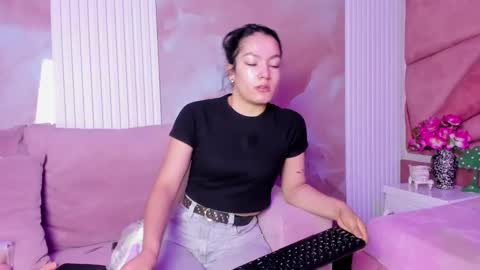 Snapshot of gisell_squirt chatting on 04.05.26 gisell_squirt online show from 04.05.26