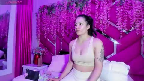 Snapshot of gisell_squirt chatting on 04.06.26 gisell_squirt online show from 04.06.26