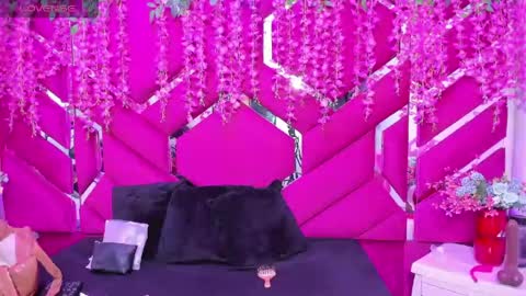 Snapshot of gisell_squirt chatting on 04.14.26 gisell_squirt online show from 04.14.26