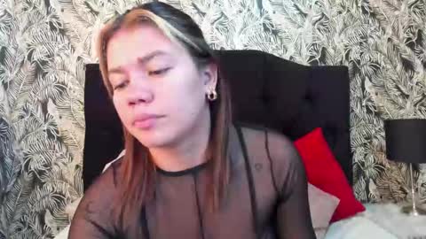 Snapshot of gissel_angel chatting on 10.21.25 Gissel angel online show from 10.21.25