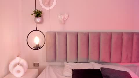   online show from 02.02.25