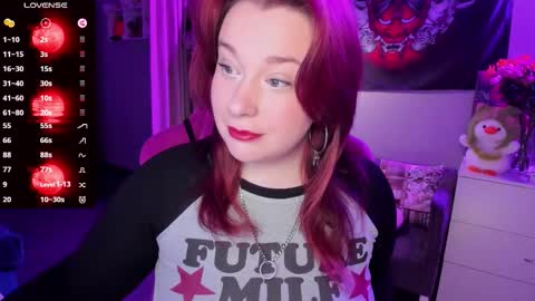 Snapshot of gitera_ chatting on 10.08.25 AlexaMillis online show from 10.08.25