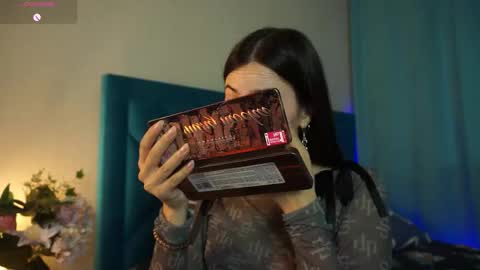 Snapshot of gizefto chatting on 09.23.25 Agness online show from 09.23.25