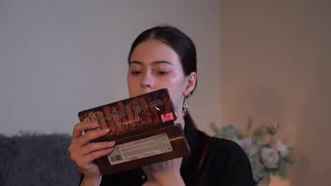 Snapshot of gizefto chatting on 09.25.25 Agness online show from 09.25.25