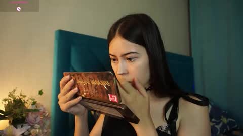 Snapshot of gizefto chatting on 10.02.25 Agness online show from 10.02.25