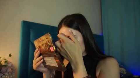 Snapshot of gizefto chatting on 10.07.25 Agness online show from 10.07.25