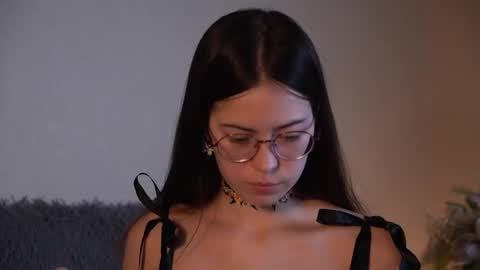 Snapshot of gizefto chatting on 10.25.25 Agness online show from 10.25.25