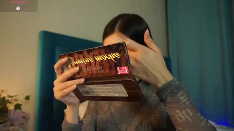 Snapshot of gizefto chatting on 10.26.25 Agness online show from 10.26.25