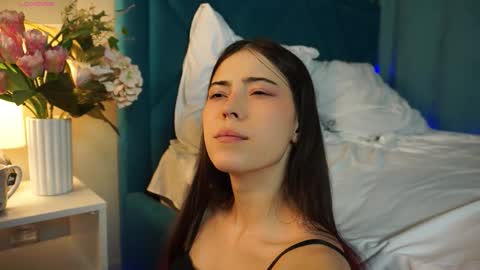 Snapshot of gizefto chatting on 11.04.25 Agness online show from 11.04.25