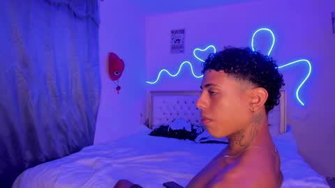 Snapshot of glader_guy chatting on 10.09.25 only for you bby online show from 10.09.25