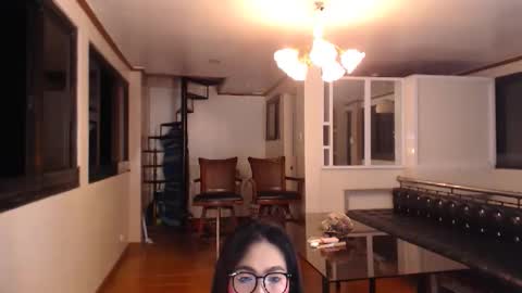 gleiahong online show from 10.19.25