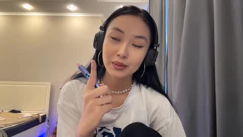 Mia online show from 03.15.26