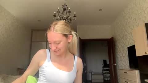 Sandy online show from 08.04.26