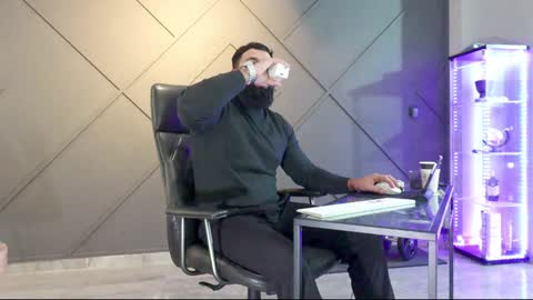 Matthew .. for short call me Matt online show from 12.04.24