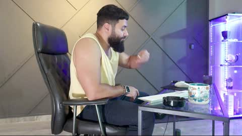 Matthew .. for short call me Matt online show from 12.06.24