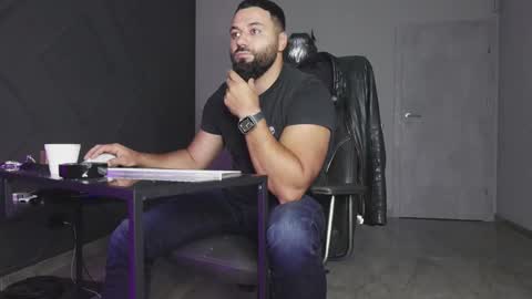 Matthew .. for short call me Matt online show from 10.04.25