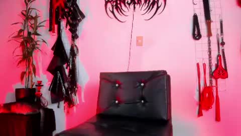 Snapshot of glitch_doll chatting on 07.19.26 NYX online show from 07.19.26