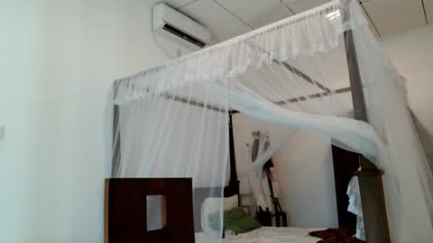 glitter_doll online show from 10.30.25