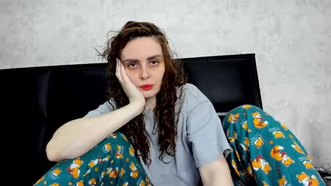 Gloria Wood online show from 04.13.26