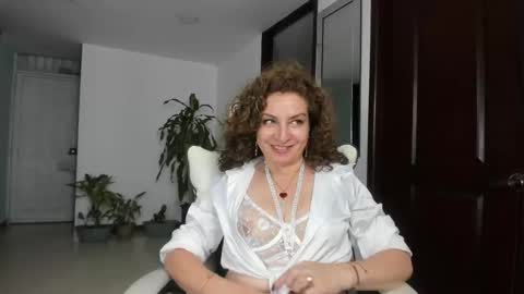 gloriacrespo online show from 02.13.25