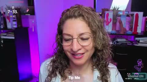 gloriacrespo online show from 10.18.25