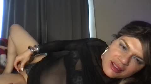 Glow Goddess online show from 11.05.25