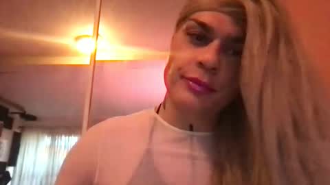 Glow Goddess online show from 01.12.26