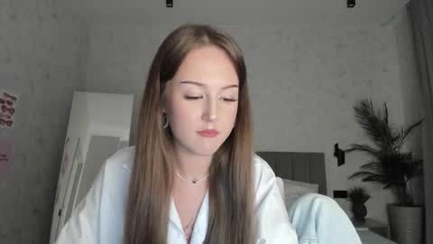 Lina online show from 10.06.25