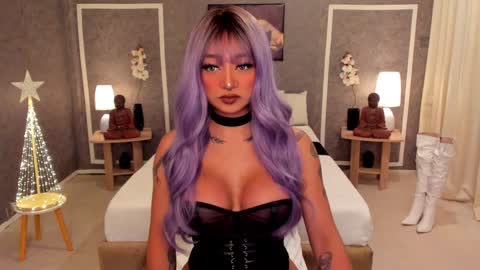 Snapshot of goddess_dione chatting on 12.09.24 Goddess Dione online show from 12.09.24