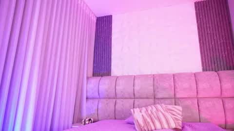 Snapshot of goddess_eli77 chatting on 04.25.26 goddess_eli77 online show from 04.25.26