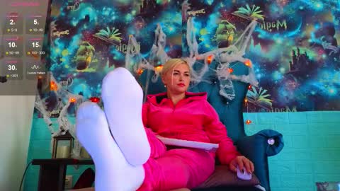 Mrs. Isabella online show from 10.17.25