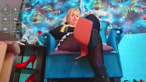 Mrs. Isabella online show from 10.23.25