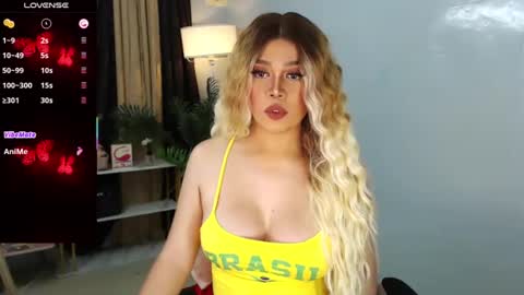 Snapshot of goddess_lykafox chatting on 02.28.25 Lyka Fox online show from 02.28.25