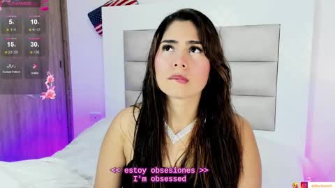 Snapshot of goddess_mia2 chatting on 09.10.25 Mia online show from 09.10.25